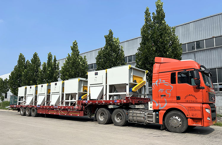 The second batch! The roller magnetic separator for manganese ore is ready to go!